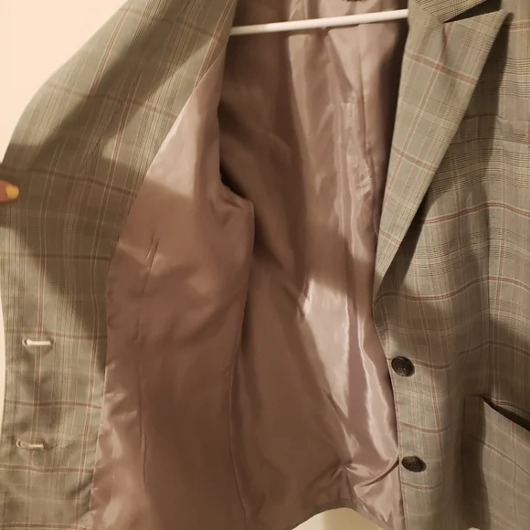 Forever 21 Gray Plaid Contemporary Blazer. Size Large Women. - Picture 6 of 9